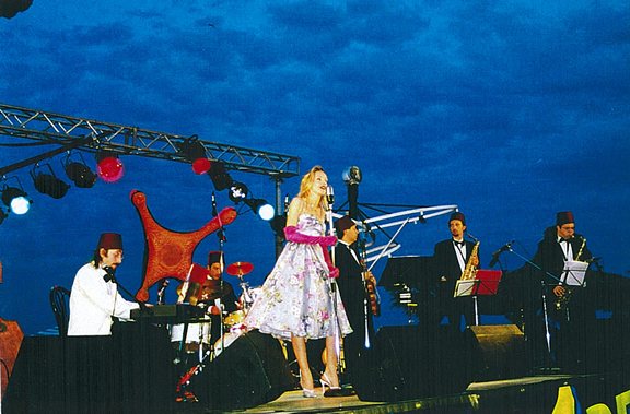 Jesolo Jazz Festival with Red Cat 2003 blue skies.jpg